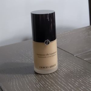 Giorgio Armani Luminous Silk Foundation